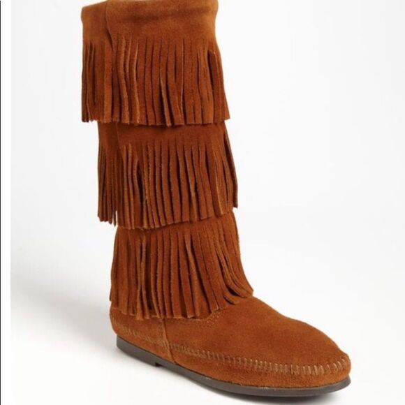 Minnetonka Shoes - Minnetonka moccasin…worn once!! ✨✨✨